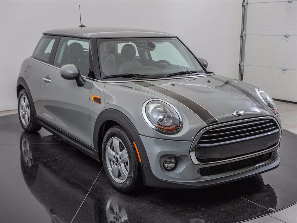 Pre-Owned 2017 MINI Cooper Hardtop 2 Door Steptronic Hatchback in ...